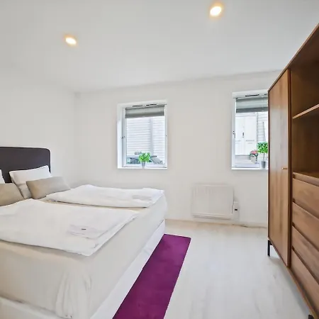 Apartment Modern 3br Near Centre Free Parking