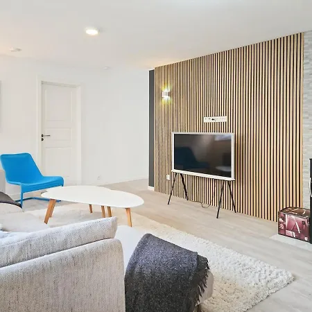 Modern 3br Near Centre Free Parking